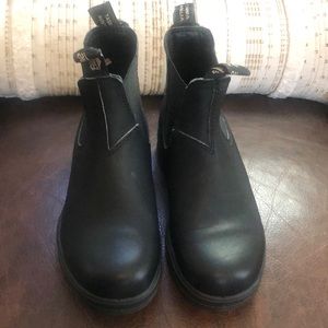 Blundstone 500 Chelsea boot. Black. Women’s Size 6.5 US (3.5 AU)